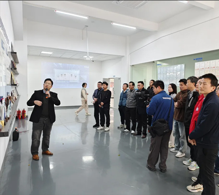 广科&middot;科创营走进科伺